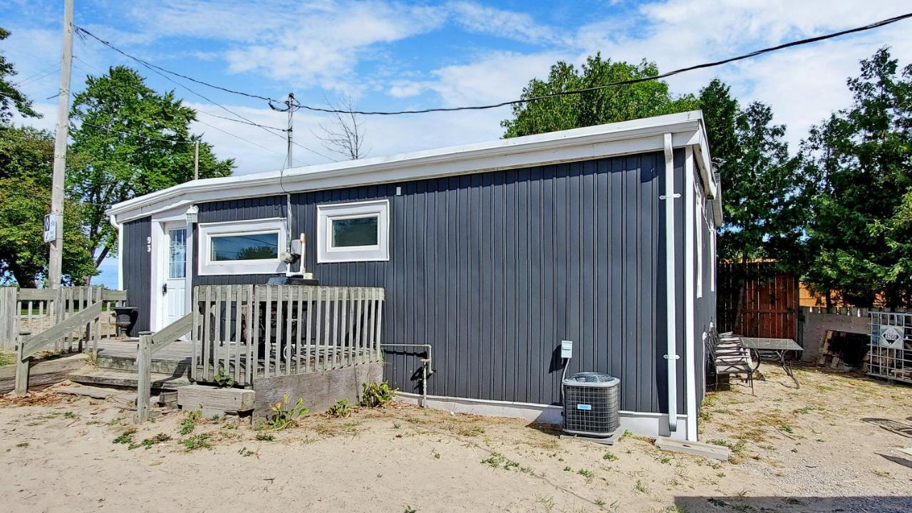 Main Beach River Retreat - Wasaga Beach 1 - Main Strip - 93 Mosley St Dış mekan fotoğraf