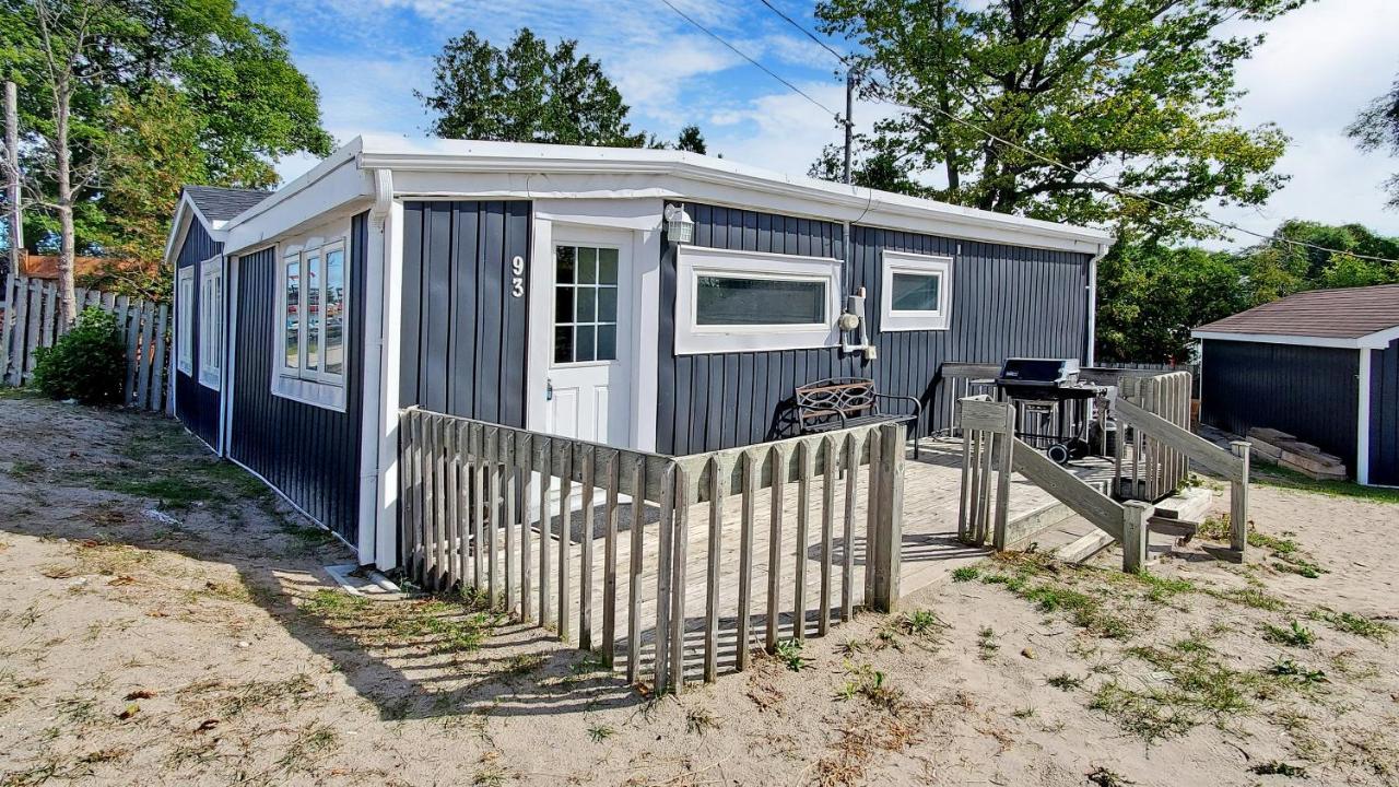 Main Beach River Retreat - Wasaga Beach 1 - Main Strip - 93 Mosley St Dış mekan fotoğraf