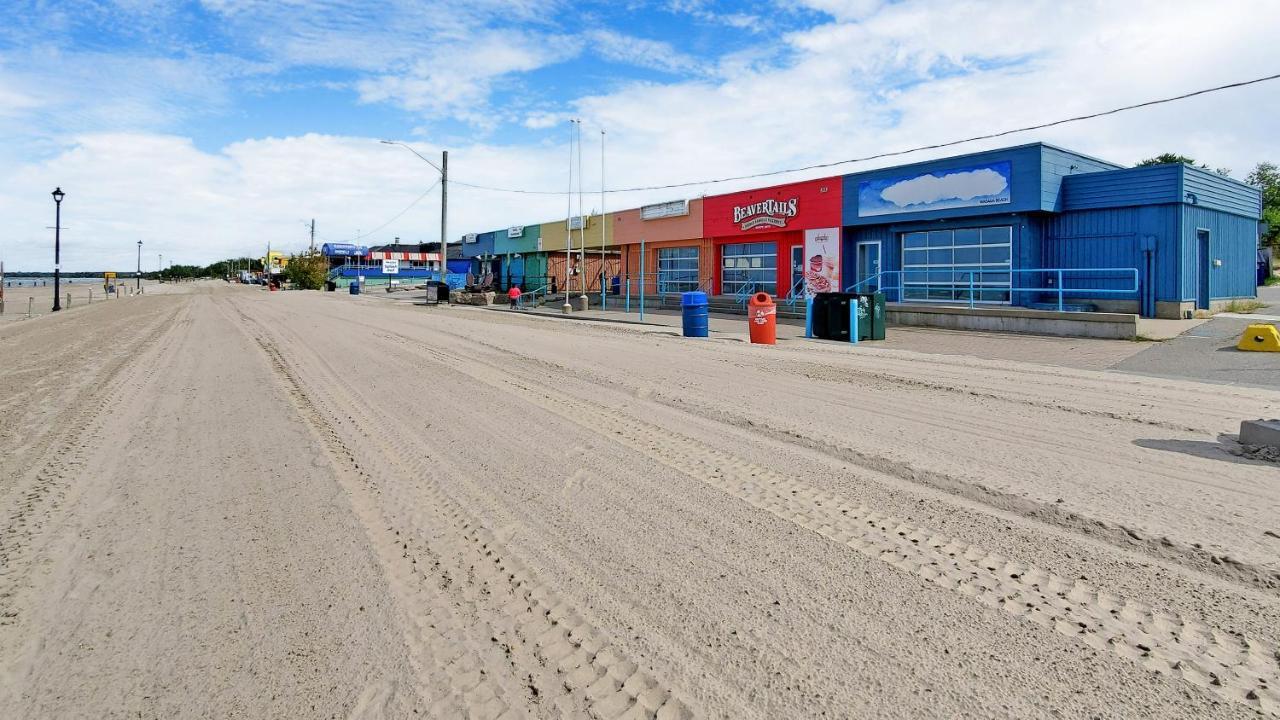 Main Beach River Retreat - Wasaga Beach 1 - Main Strip - 93 Mosley St Dış mekan fotoğraf