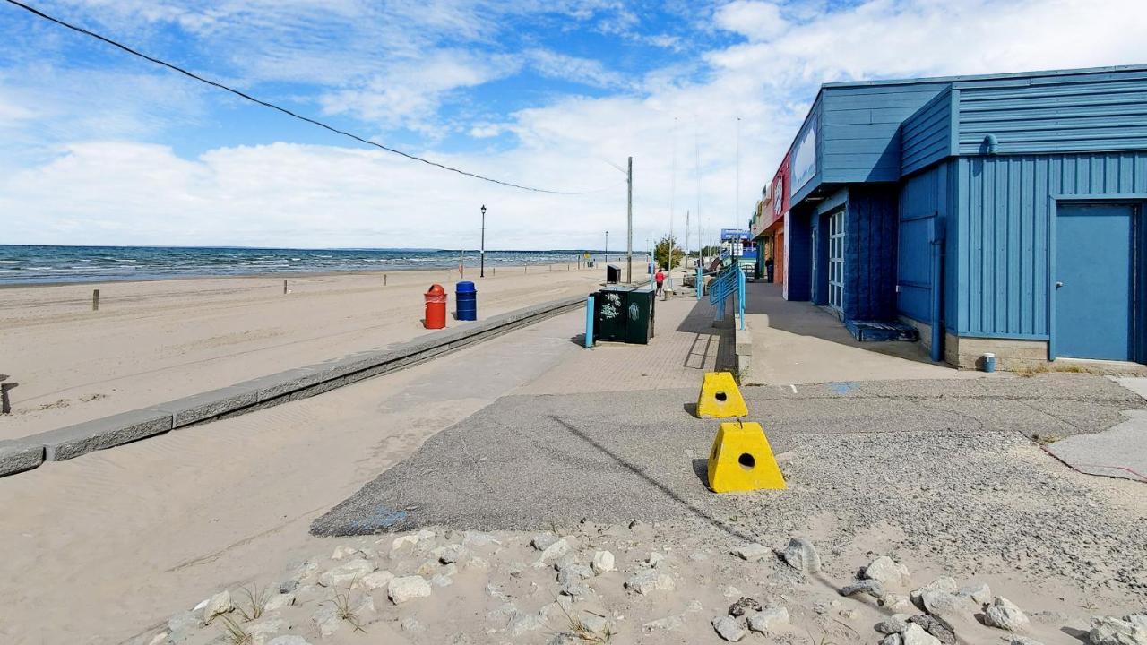 Main Beach River Retreat - Wasaga Beach 1 - Main Strip - 93 Mosley St Dış mekan fotoğraf