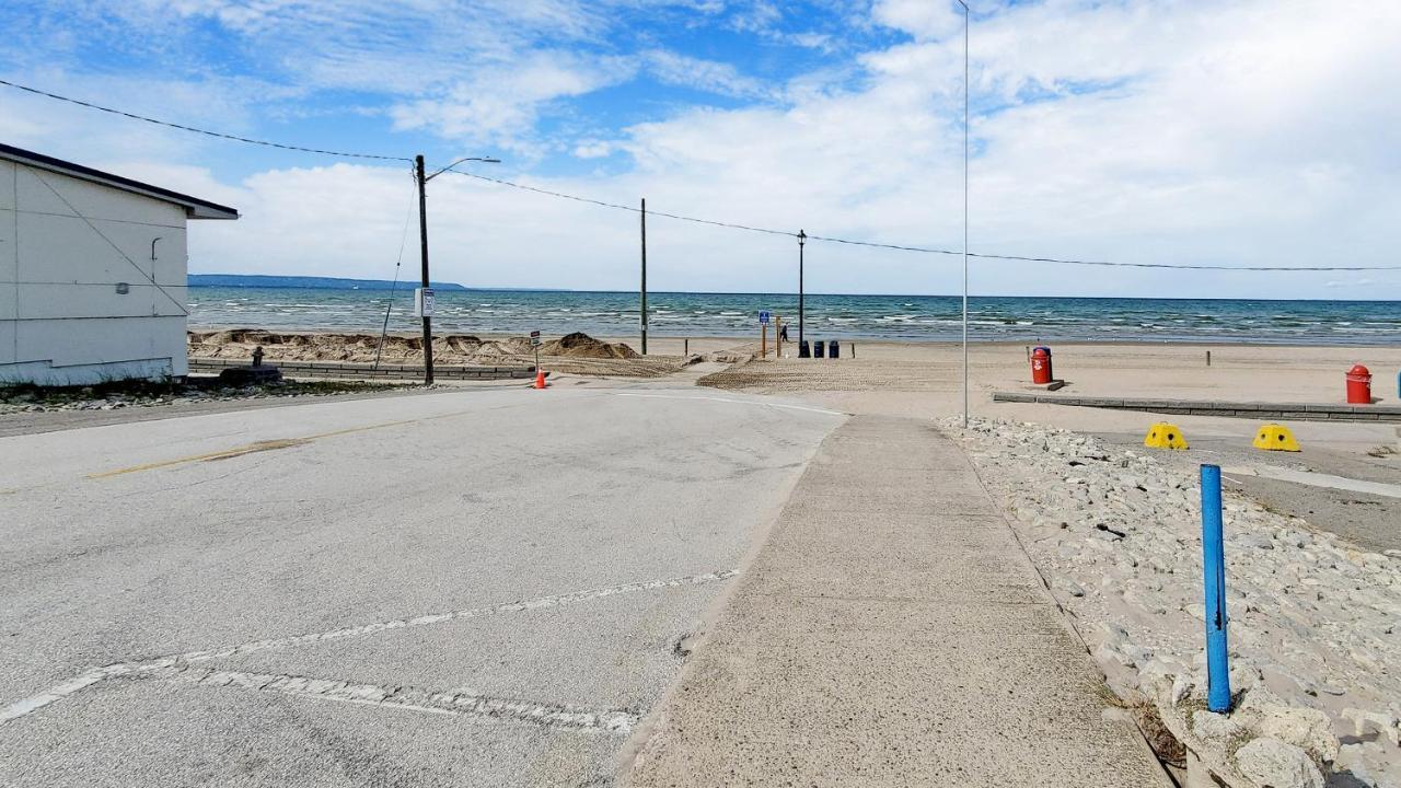 Main Beach River Retreat - Wasaga Beach 1 - Main Strip - 93 Mosley St Dış mekan fotoğraf